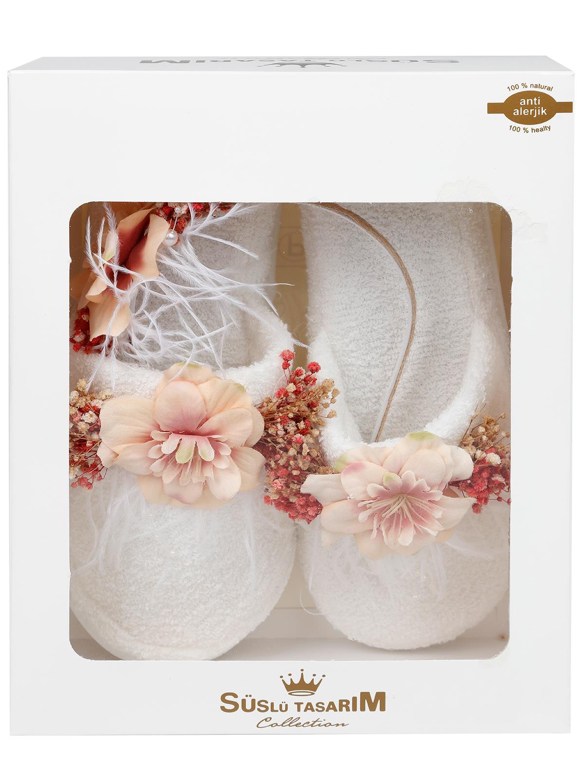 Süslü Tasarım Lilyum Çiçeği Lohusa Terliği Pudra