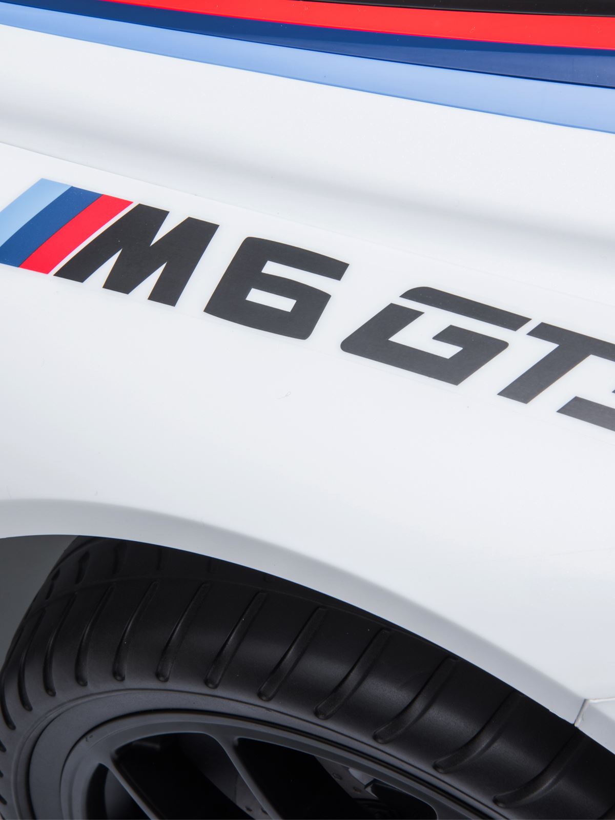 Kraft BMW M6 GT3 Akülü Araba Beyaz