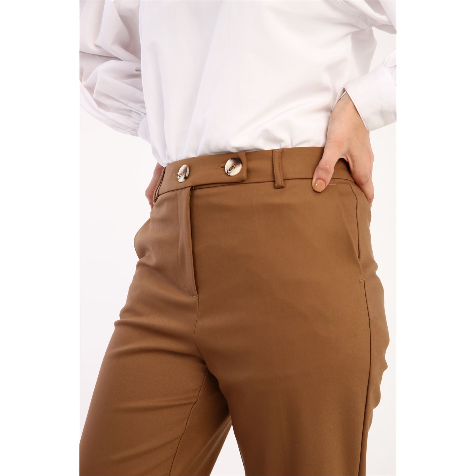 Kahverengi Paça Detaylı Pantolon