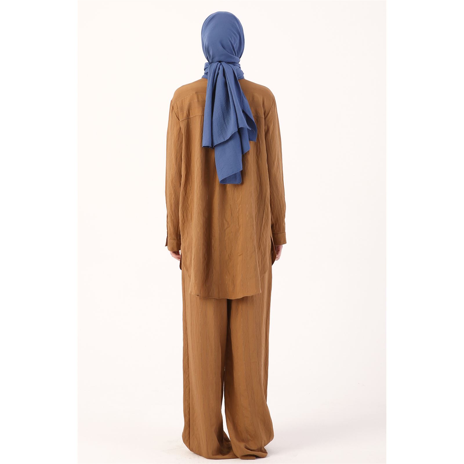  Camel Simli Şeritli Pantolonlu Takım