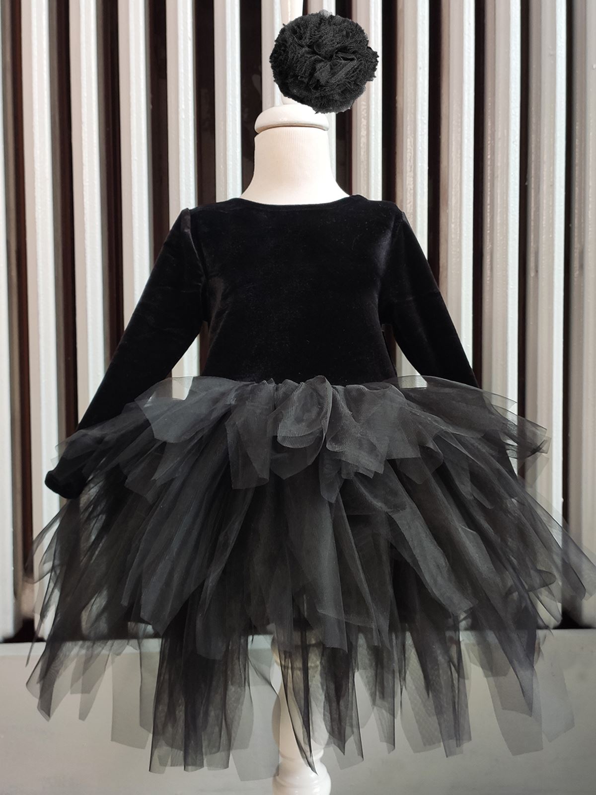 Shecco Kız Çocuk Kadife Tüllü Doğum Günü Bandanalı Elbisesi Siyah